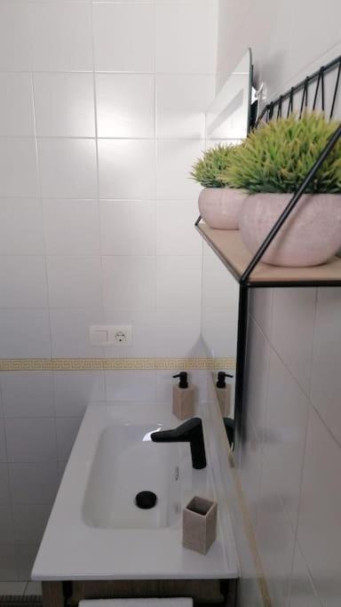 Apartament Views, Family & Private Parking In Alto Albayzin Grenada Zewnętrze zdjęcie